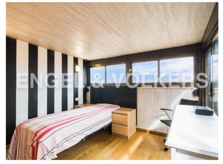 Habitacion Atico Muy Luminosa Con Bano Y Terraza Valencia Exterior foto